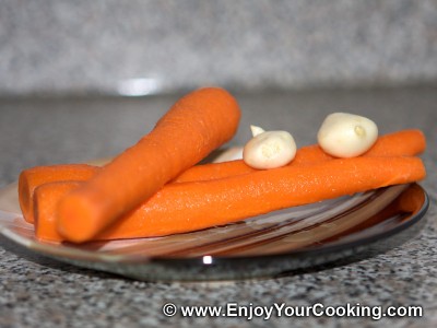 Fresh Carrots & Garlic Salad Recipe: Step 1