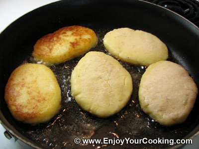 Potato Cakes in Tomato-Mushroom Sauce Recipe: Step 6