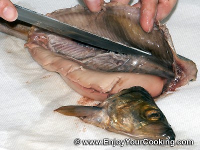 How to Clean Herring: Step 4