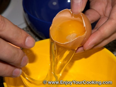 How to Separate Egg White from Egg Yolk: Step 2