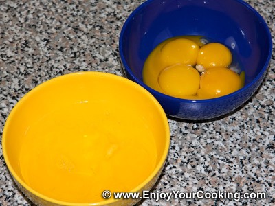 How to Separate Egg White from Egg Yolk