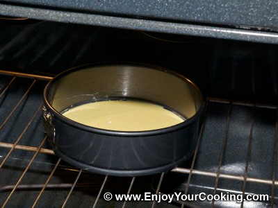 Simple Cake with Sour Cream Frosting Recipe: Step 10