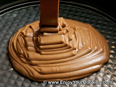 Simple Cake with Sour Cream Frosting Recipe: Step 13