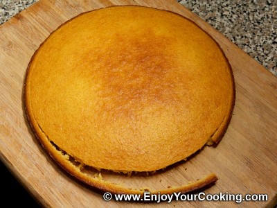 Simple Cake with Sour Cream Frosting Recipe: Step 15