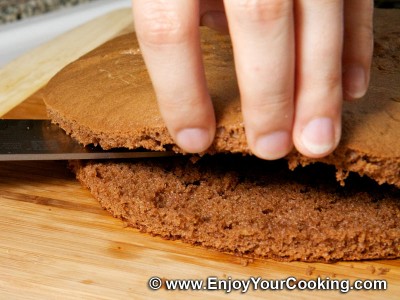 Simple Cake with Sour Cream Frosting Recipe: Step 17
