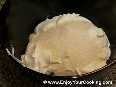 Simple Cake with Sour Cream Frosting Recipe: Step 18