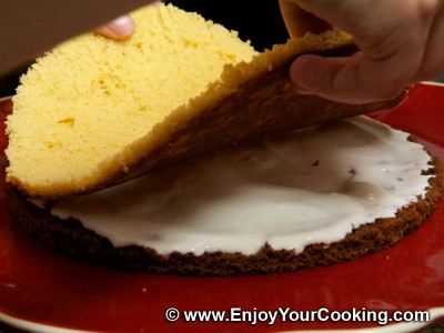 Simple Cake with Sour Cream Frosting Recipe: Step 23