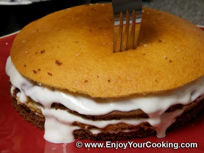 Simple Cake with Sour Cream Frosting Recipe: Step 28