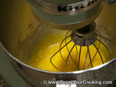 Simple Cake with Sour Cream Frosting Recipe: Step 4