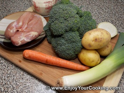 Soup Puree with Broccoli and Chicken Recipe: Step 1