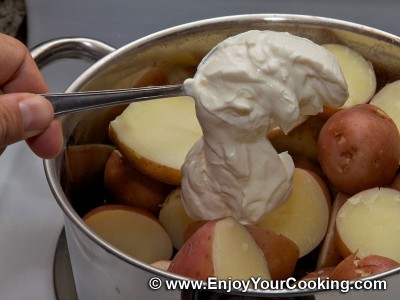 Boiled Potato with Sour Cream and Garlic Recipe: Step 4