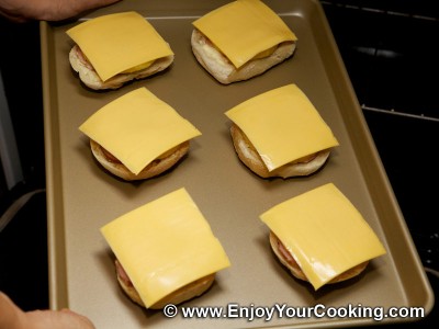 Open Sandwich with Ham, Pineapple and Cheese Recipe: Step 5