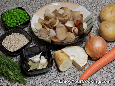 Russian Lenten Mushroom Soup Recipe: Step 1