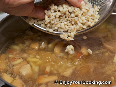 Russian Lenten Mushroom Soup Recipe: Step 11