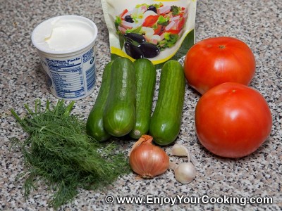 Ukrainian Tomato and Cucumber Salad with Sour Cream Dressing Recipe: Step 1