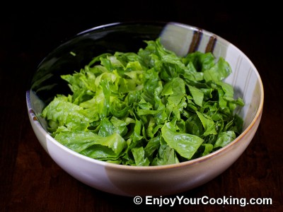 Green Salad with Tomato, Avocado and Shrimp Recipe: Step 3