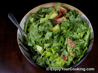 Green Salad with Tomato, Avocado and Shrimp Recipe: Step 7