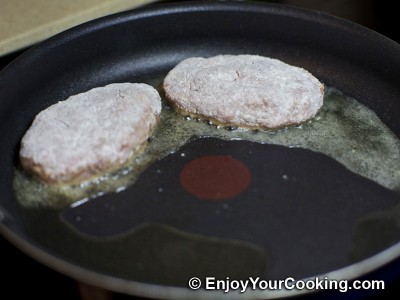 Minced Cutlets Stuffed with Mushrooms Recipe: Step 16