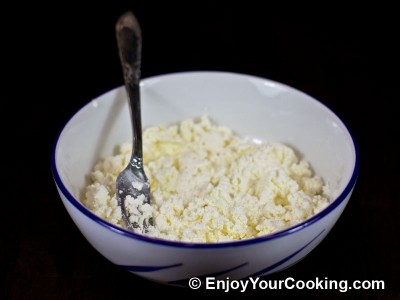 Tomatoes Stuffed with Fresh Cheese Recipe: Step 4
