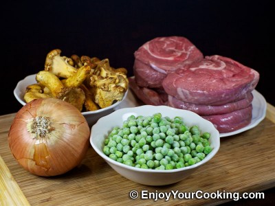 Veal Stew with Chanterelles and Peas Recipe: Step 1