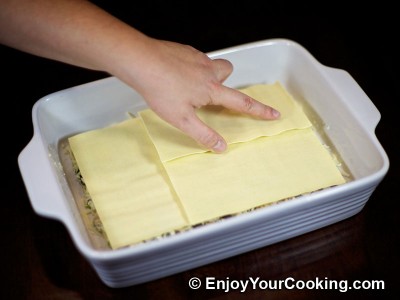 Chicken Lasagna with Spinach and Fresh Cheese Recipe: Step 18