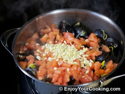 Mussels Steamed with Vegetables in White Wine Recipe: Step 17