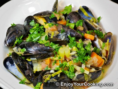 Mussels Steamed with Vegetables in White Wine Recipe: Step 19