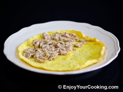 Omelette Stuffed with Mushrooms and Onions Recipe: Step 13