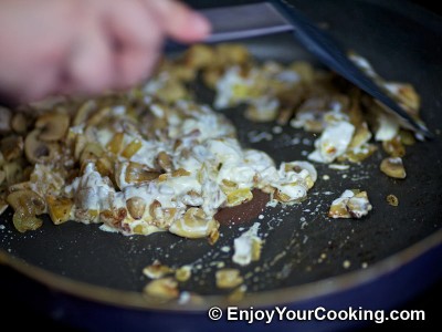 Omelette Stuffed with Mushrooms and Onions Recipe: Step 6