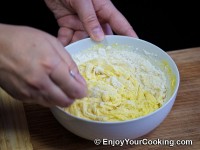 Mix egg yolks, sugar, vanilla and flour