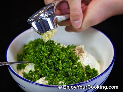 Sour Cream and Garlic Dip Recipe: Step 4