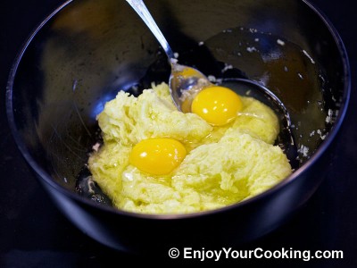 Zucchini Pancakes with Sheep Cheese Recipe: Step 8