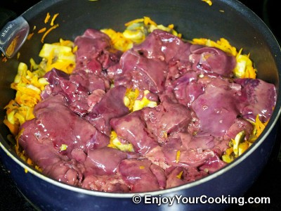 Chicken Liver with Mushrooms and Sour Cream Recipe: Step 5