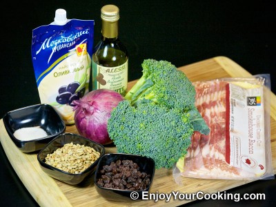 Fresh Broccoli Salad with Raisins and Sunflower Seeds Recipe: Step 1