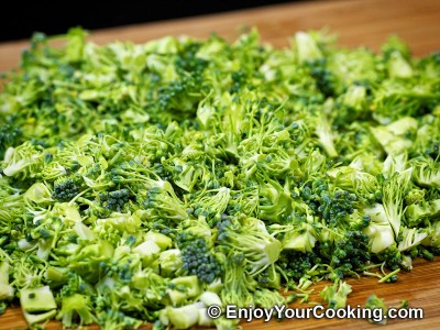 Fresh Broccoli Salad with Raisins and Sunflower Seeds Recipe: Step 3