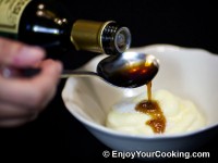 Pour vinegar in