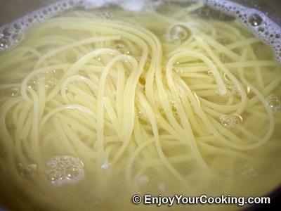 Pasta with Chicken and Mushroom Sauce Recipe: Step 4