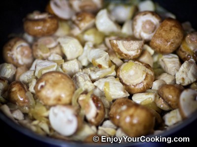 Pasta with Chicken and Mushroom Sauce Recipe: Step 5