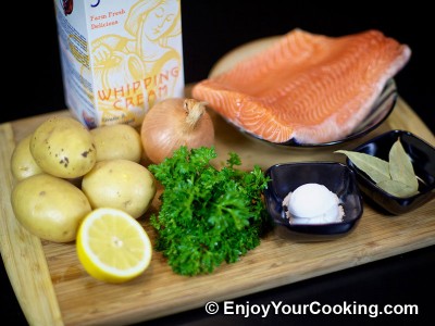 Salmon and Potato Chowder with Cream Recipe: Step 1