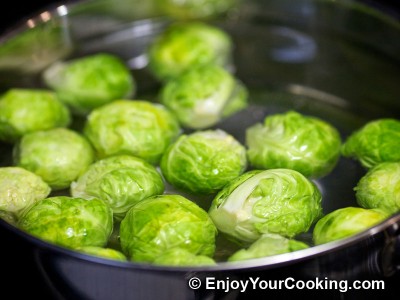 Brussels Sprouts in Tomato and Soy Sauce Recipe: Step 2