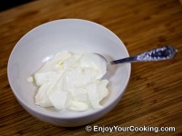 Put sour cream into bowl