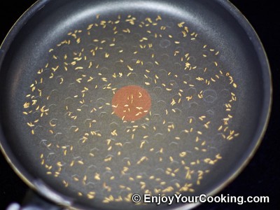 Potatoes Fried with Garlic and Caraway Seeds Recipe: Step 4