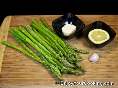 Asparagus Fried with Butter and Garlic Recipe: Step 1