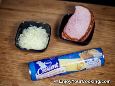 Quick Crescent Rolls with Meat and Cheese Recipe: Step 1