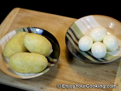 Shrimp, Egg and Potato Layered Salad Recipe: Step 2