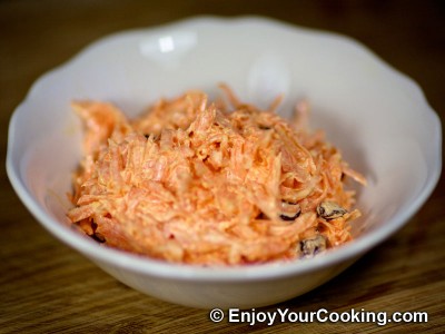 Carrots, Raisins and Ginger Salad