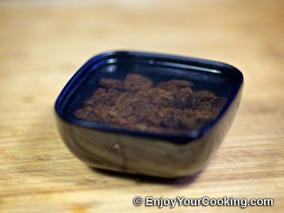 Carrots, Raisins and Ginger Salad Recipe: Step 2