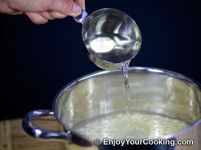 Rice, Milk and Raisins Porridge Recipe: Step 2