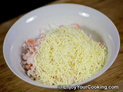 Tortilla Rolls with Crab Sticks and Cheese Recipe: Step 3