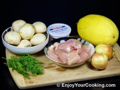 Spaghetti Squash with Chicken and Mushrooms Recipe: Step 1